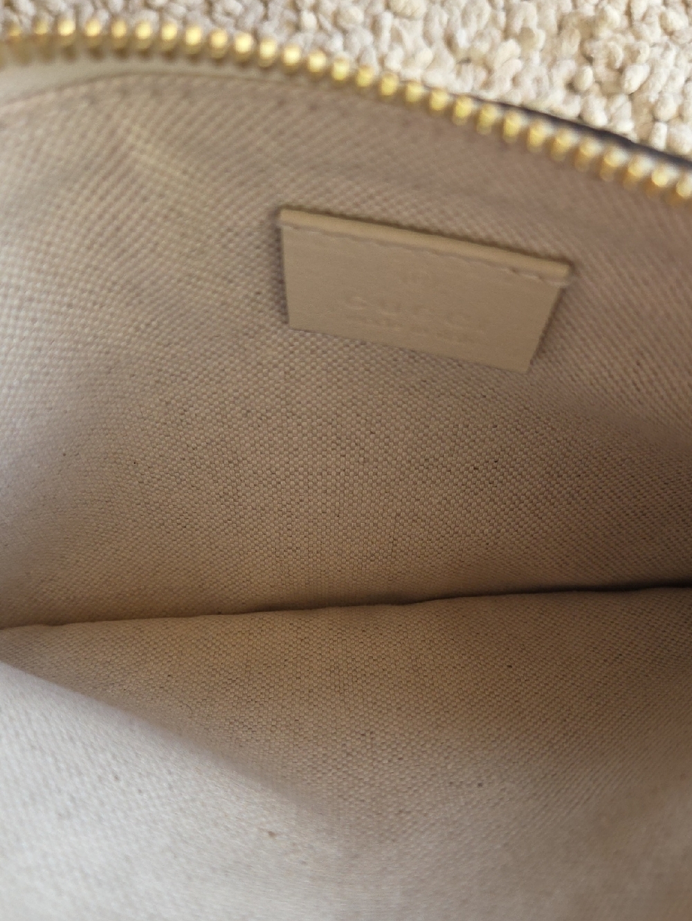 Gucci White Embossed Leather Chain Handle Wristlet - Picture 5 of 9
